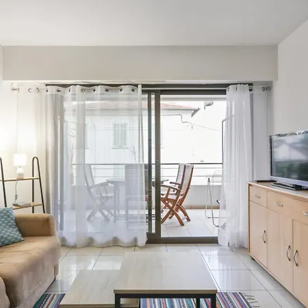 Studio W Large Terrace Ac Swimming-pool And Garage In - Welkeys *